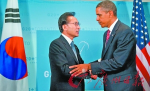 韩美两队同一天被淘汰,两国元首相互安慰。 韩美两队同一天被淘汰,两国元首相互安慰。